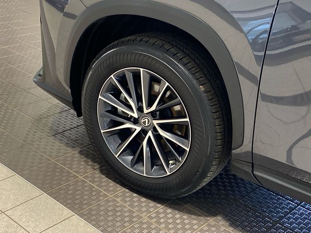 Used 2023  Lexus 350h Premium image 8