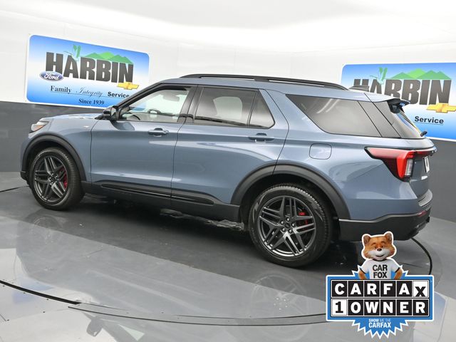2025 Ford Explorer ST-Line photo