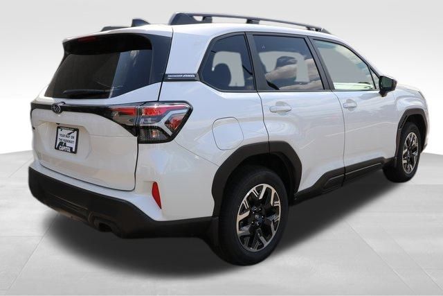 2025 Subaru Forester Premium 17