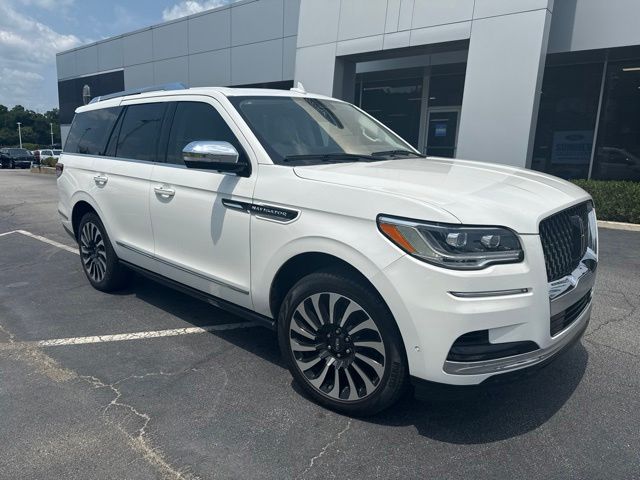 White Metallic 2024 Lincoln Navigator SUV / Crossover Four-Wheel Drive Automatic