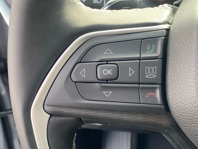 new 2025 Jeep Grand Cherokee car, priced at $39,696