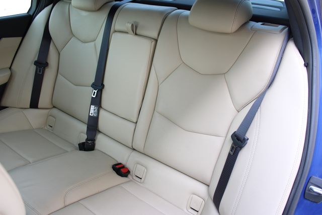 Used 2020  Cadillac Premium Luxury image 25