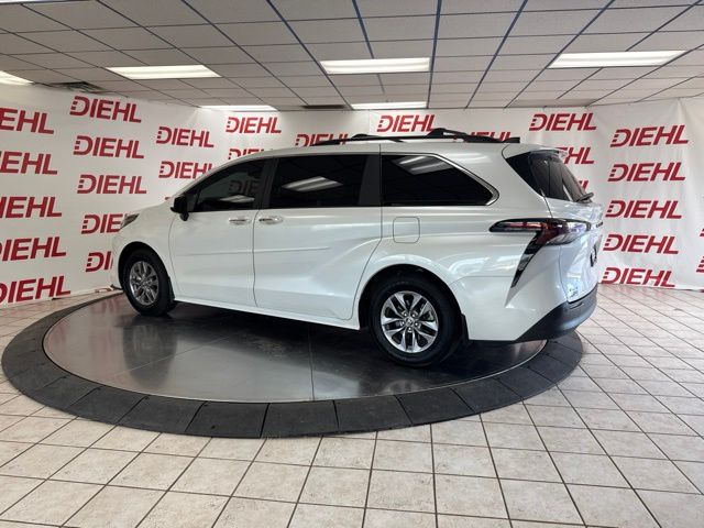 Used 2025 Toyota Sienna Van