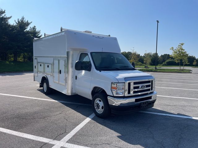 2025 Ford E-Series E-450 SD