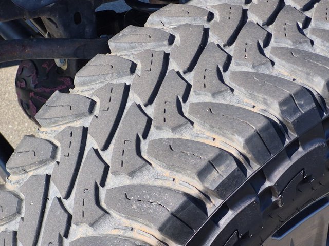 Used 2018 White Jeep Sport image 18