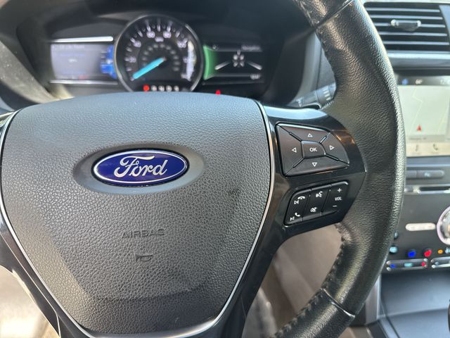 Used 2017 White Ford Limited image 20