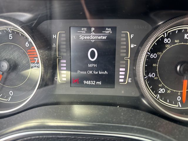 2019 Granite Crystal Metallic Clearcoat Jeep Cherokee Latitude Plus FWD SUV