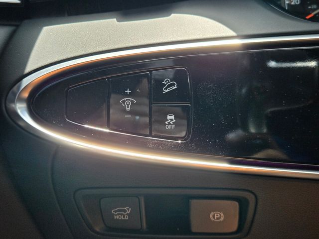2025 Genesis Gv70 - $42,897