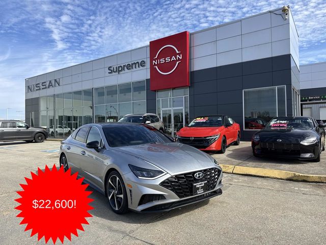 Shimmering Silver Pearl 2022 Hyundai Sonata SEL Plus FWD Sedan Front-Wheel Drive 8-Speed Automatic