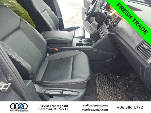 Used 2020 Silver Volkswagen 3.6L V6 SE w/Technology R-Line image 9