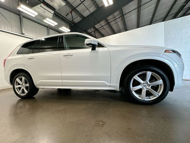 2020 Volvo XC90 T6 Momentum - 2