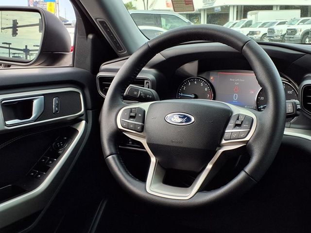 2024 Ford Explorer XLT photo