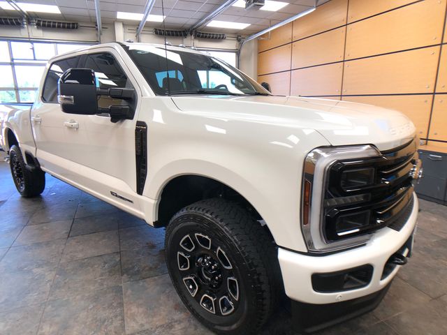 Star White Metallic Tri-Coat 2026 Ford F-350 Super Duty Pickup Truck Four-Wheel Drive Automatic