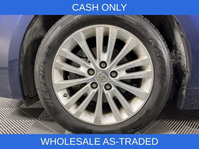 2013 Nautical Blue Metallic Toyota Avalon Hybrid XLE Premium FWD Sedan