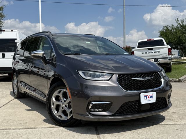 2023 Chrysler Pacifica Limited Gray at Durrett Motor Company