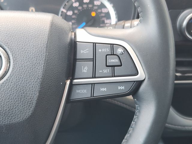 Used 2024 Toyota Highlander Hybrid SUV