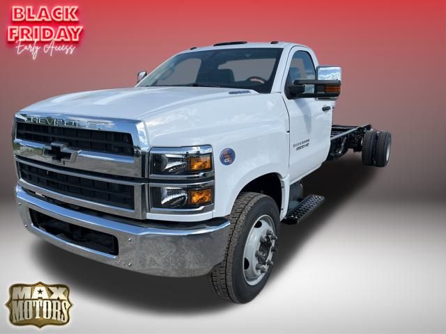 2023 Chevrolet Silverado 6500HD 1WT 3