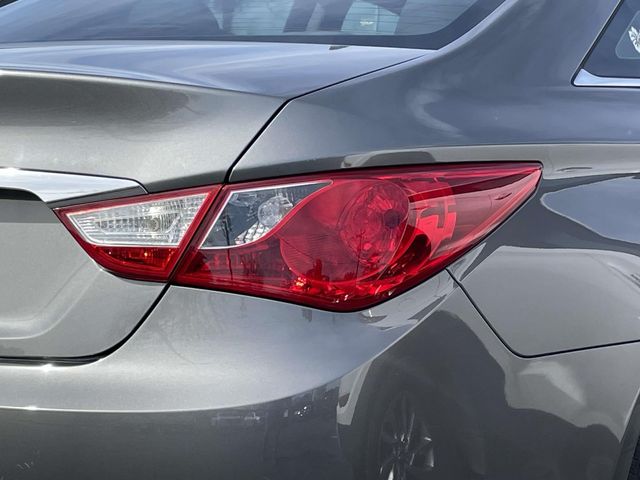 2013 Hyundai Sonata GLS 11