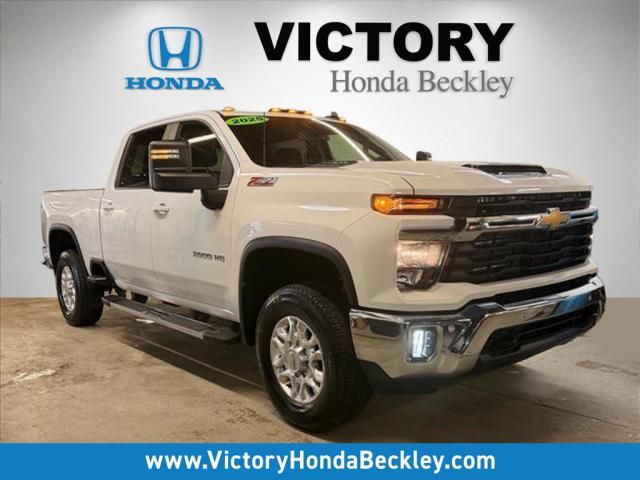 2025 Chevrolet Silverado 3500HD LT Crew Cab 4WD