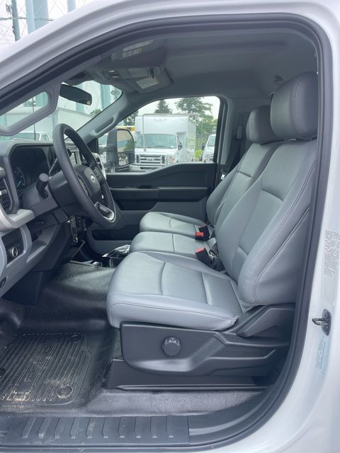 2025 Ford F-550 Super Duty 