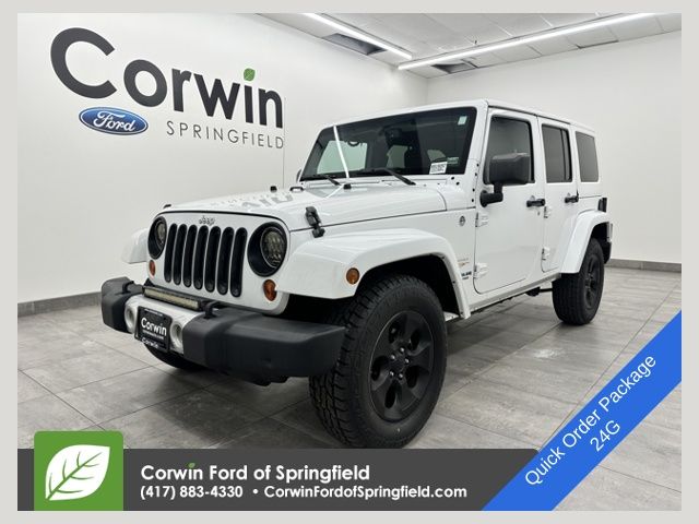 Bright White Clearcoat 2013 Jeep Wrangler Unlimited Sahara 4WD SUV / Crossover Four-Wheel Drive 5-Speed Automatic