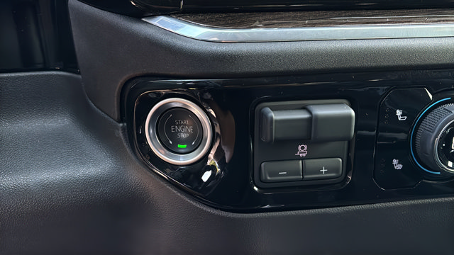 Used 2025 White Chevrolet LT Trail Boss image 29