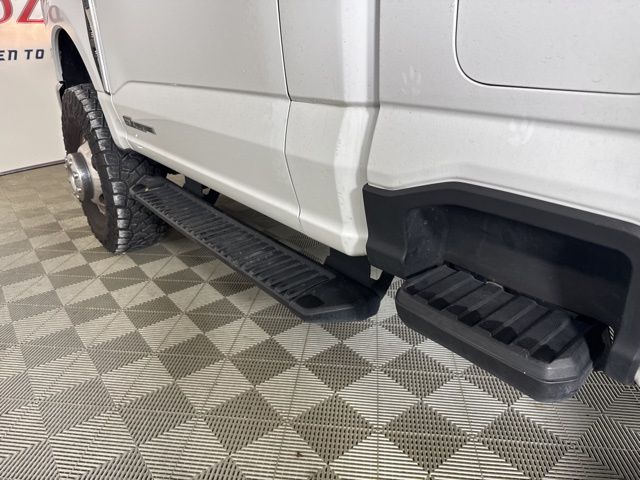 2024 Oxford White Ford Super Duty F-350 DRW XLT 4X4 Truck