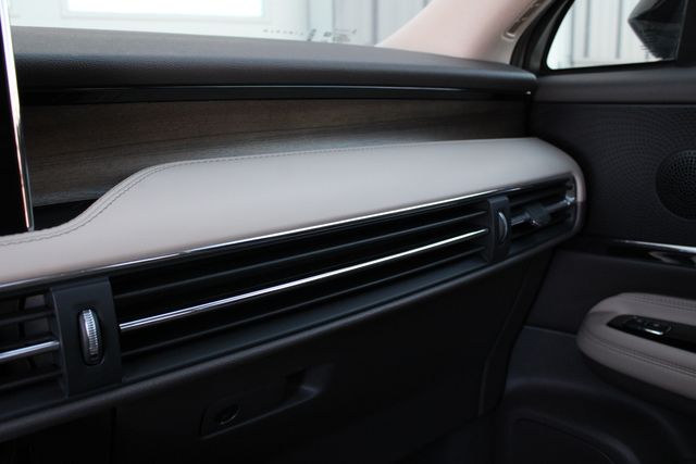 Certified Used 2024 White Lincoln Grand Touring image 18