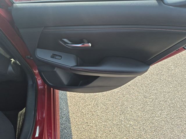 Used 2020 Red Nissan SR image 29