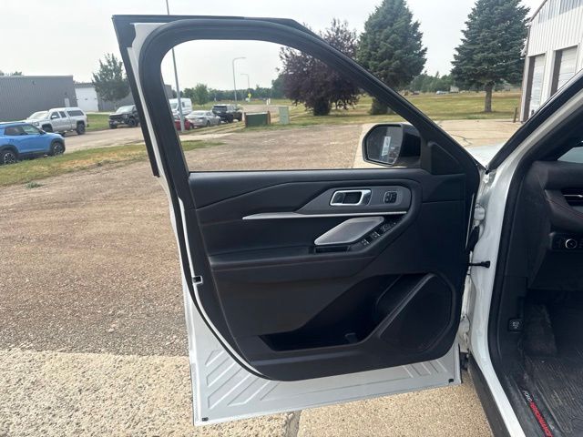 2025 Star White Metallic Tri-Coat Ford Explorer ST 4X4 SUV