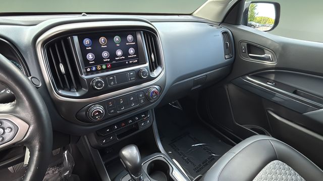 Used 2022 Black Chevrolet Z71 image 24