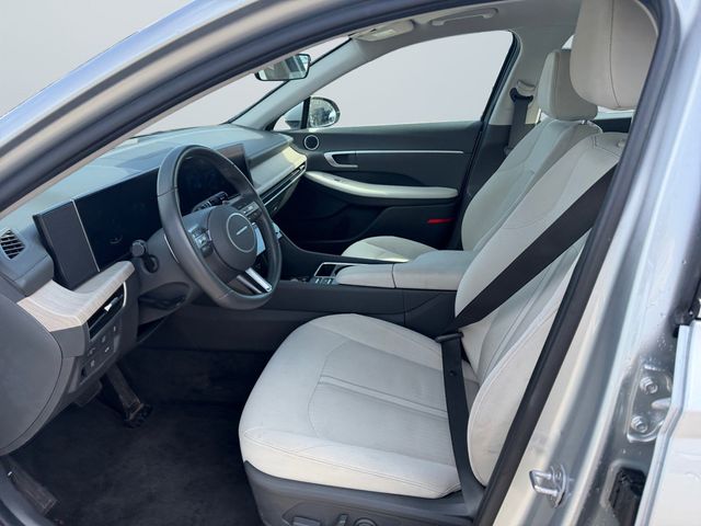 Certified Used 2025 Silver Hyundai SEL image 9