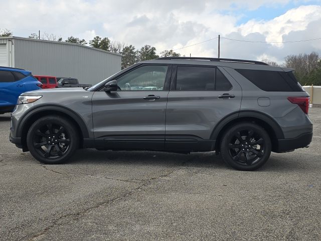 2024 Ford Explorer ST-Line:C02489A