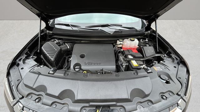 Used 2023 Black Chevrolet High Country image 33