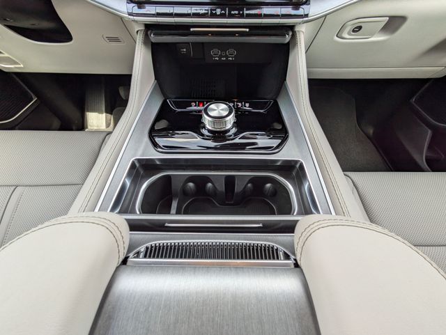 2026 Jeep Grand Wagoneer 4x2