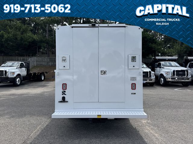 2025 Ford F-550 photo 6