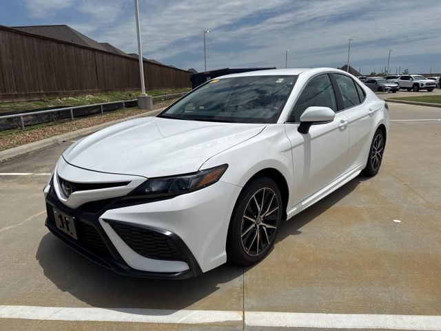 2024 Toyota Camry SE