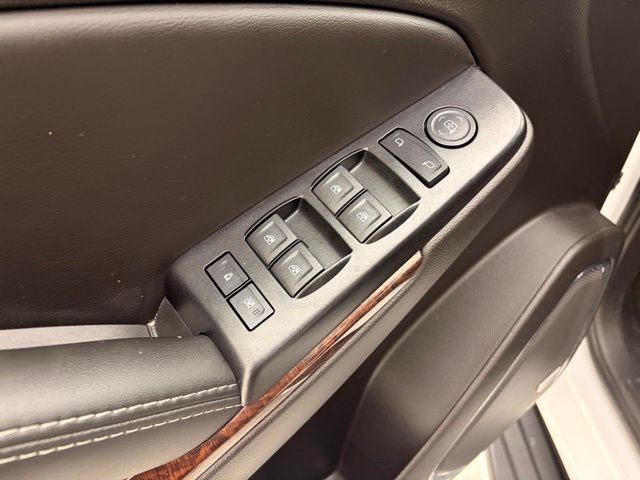 2017 GMC Yukon SLE White at Bayway Cadillac of The Woodlands