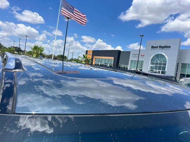 Used 2023  Jeep Base image 7