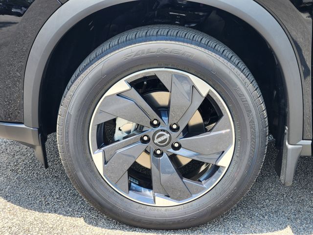 2026 Nissan Rogue SV photo 5