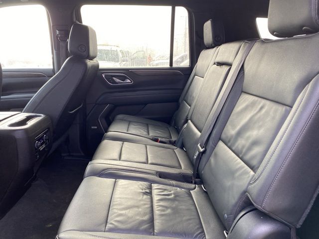 2021 Chevrolet Suburban LT photo