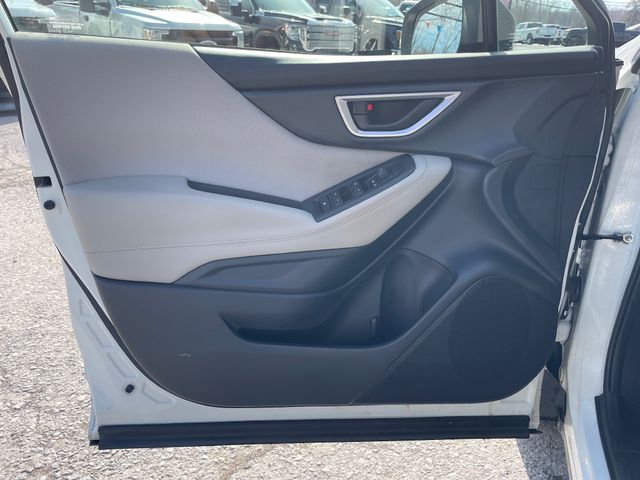 2022 Subaru Forester Base - Crystal White Pearl exterior view 9