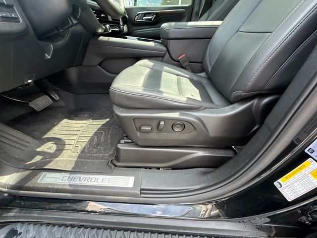 Used 2025 Chevrolet Suburban SUV