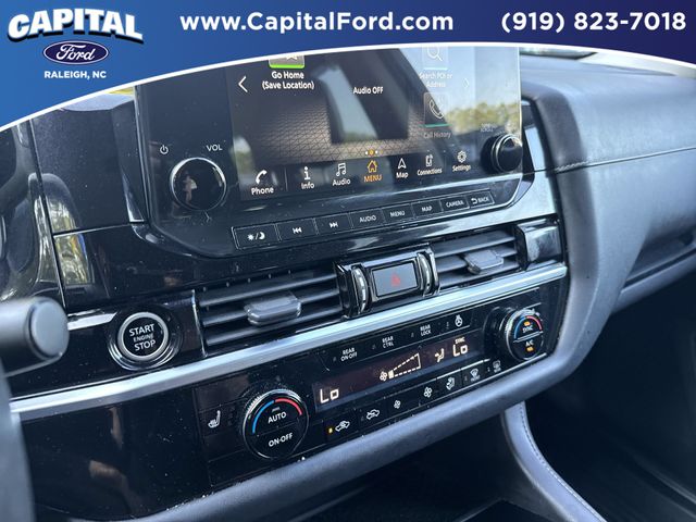 Used 2022 Gray Nissan SL image 26