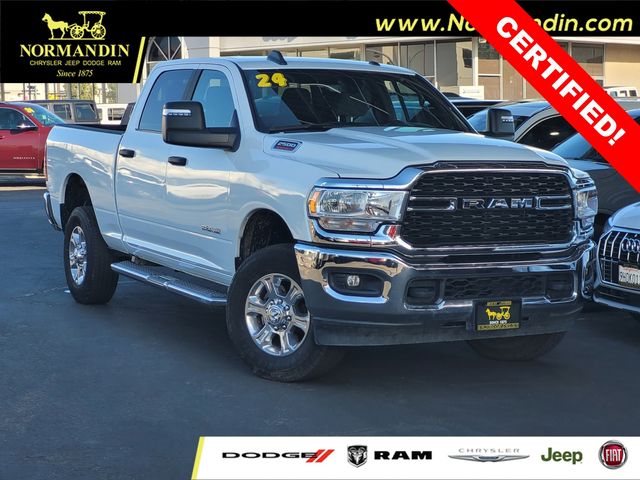 Bright White Clearcoat 2024 RAM 2500 Big Horn Crew Cab 4WD Pickup Truck Four-Wheel Drive 8-Speed Automatic