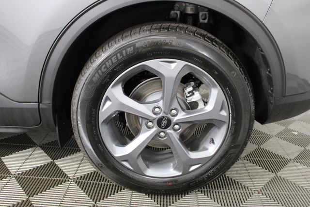 2025 Ford Escape ST-Line photo 9