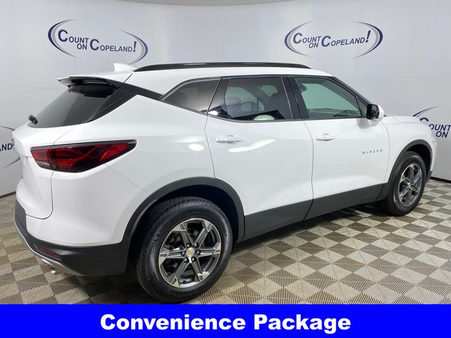 View vehicle photo 7