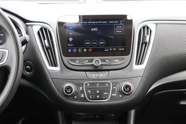 2024 Chevrolet Malibu LT photo