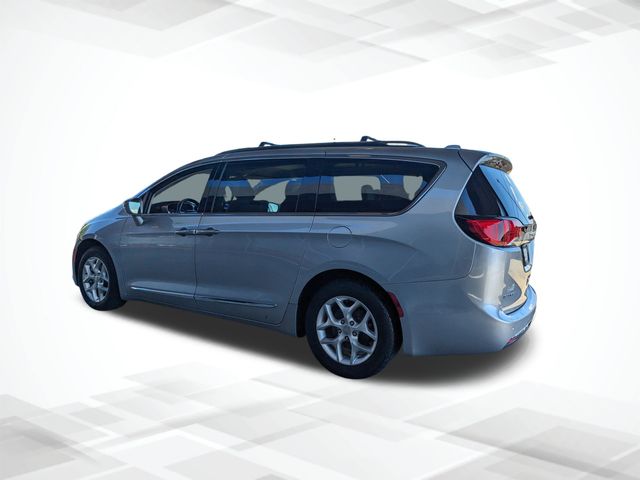 2019 Chrysler Pacifica Touring L Plus photo