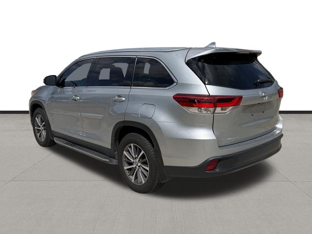 2019 Toyota Highlander XLE Silver at Toyota of Victoria